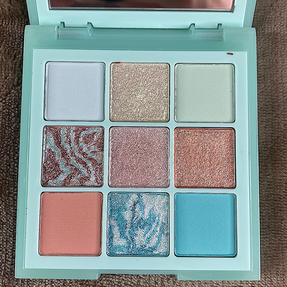 Huda Beauty ”Pastels Mint” Eyeshadow Palette